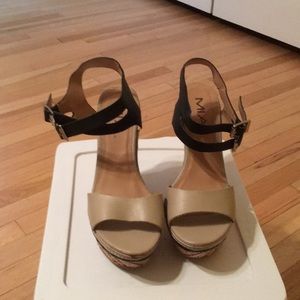 Mia Wedge Sandals Size 7